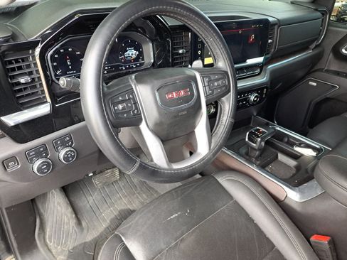 Used 2023 GMC Sierra 1500 SLT w/ SLT Premium Package AWD/4WD image 9