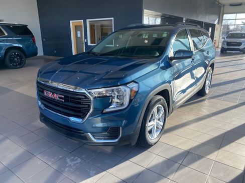 Certified 2024 GMC Terrain SLE w/ Driver Convenience Package image 4
