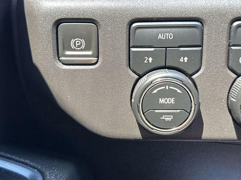 Used 2024 Chevrolet Silverado 1500 LT AWD/4WD image 30