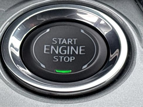 Used 2025 Chevrolet Trax LT FWD image 5