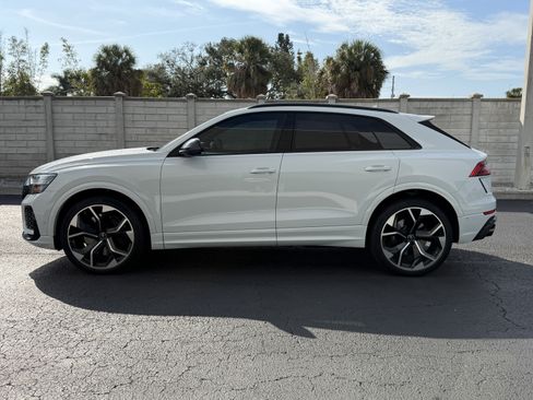 Used 2024 Audi RS Q8 image 2