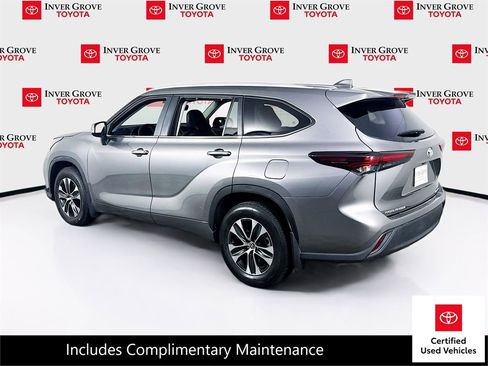 Certified 2025 Toyota Highlander XLE image 7