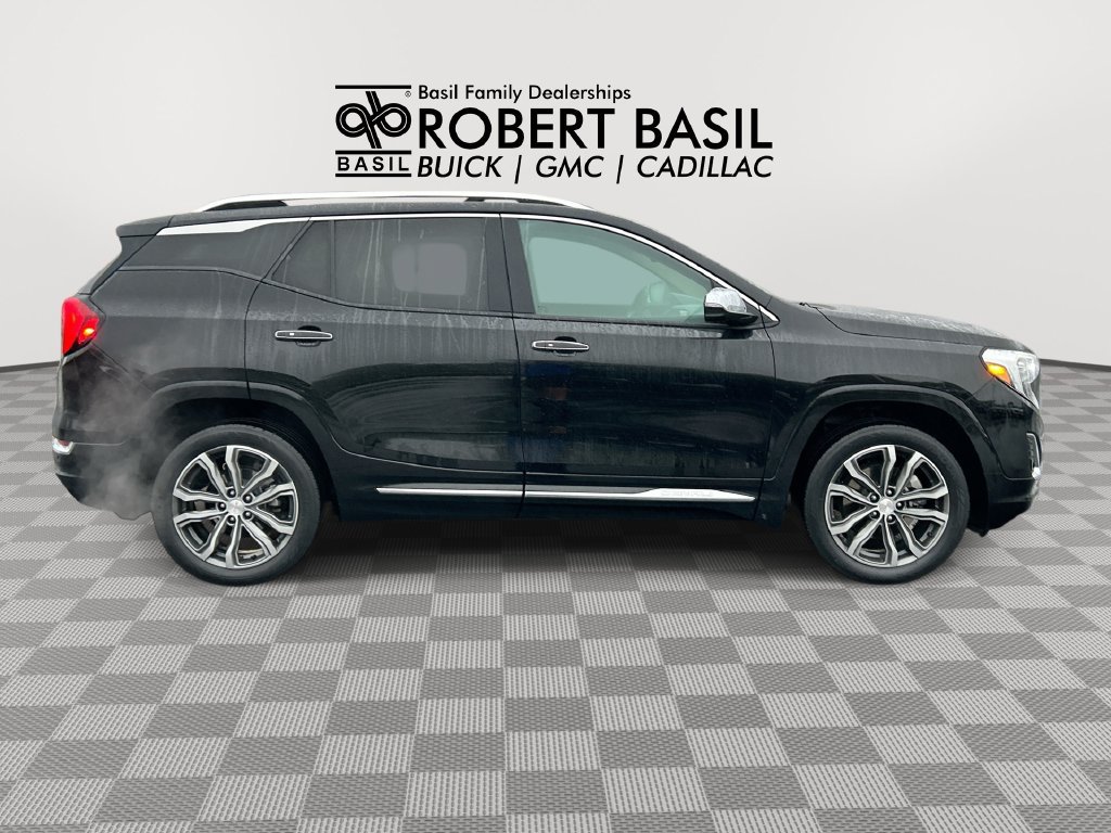 Used 2020 GMC Terrain Denali w/ Denali Premium Package AWD/4WD image 9