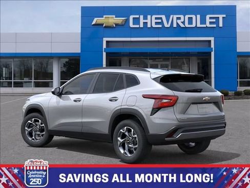 New 2026 Chevrolet Trax LT w/ Driver Confidence Package FWD image 3