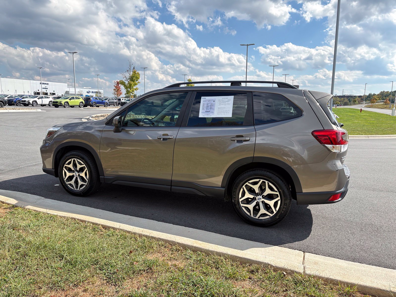 Used 2019 Subaru Forester Premium AWD/4WD image 5