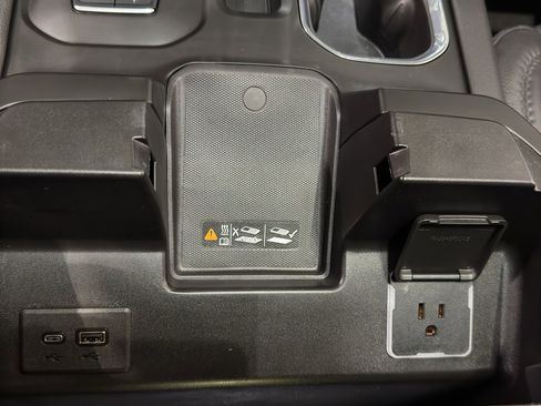 Used 2024 GMC Sierra 1500 Denali w/ Denali Reserve Package image 38