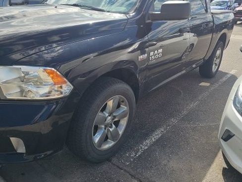 Used 2019 RAM 1500 Express w/ Express Value Package AWD/4WD image 4