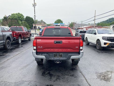 Used 2021 Toyota Tacoma SR5 AWD/4WD image 7
