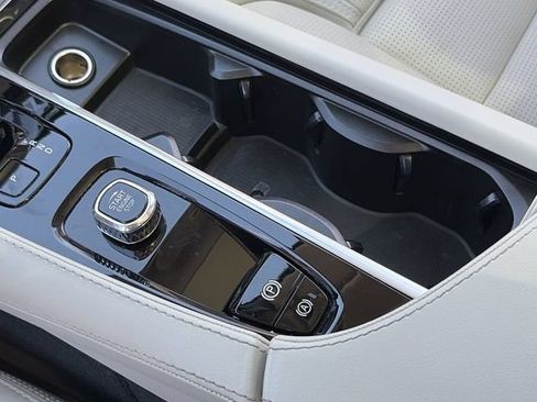 Certified 2023 Volvo XC90 B6 Ultimate AWD/4WD image 31