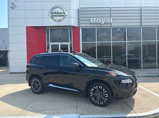 Used 2025 Nissan Rogue Platinum FWD video 1