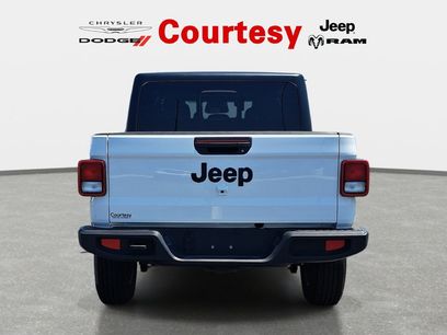 New 2026 Jeep Gladiator Sport
