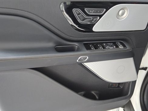 New 2026 Lincoln Aviator Reserve image 23