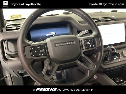 Used 2025 Land Rover Defender 130 X-Dynamic SE AWD/4WD image 27