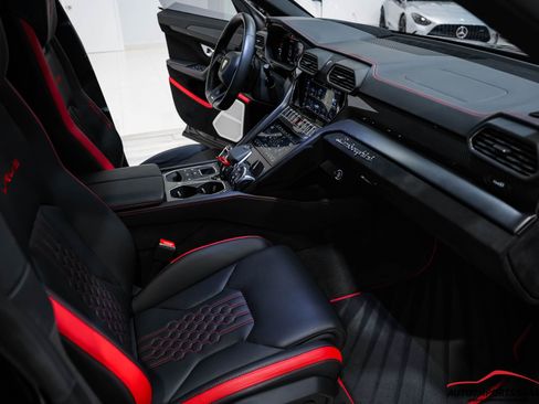 Used 2023 Lamborghini Urus Performante image 15