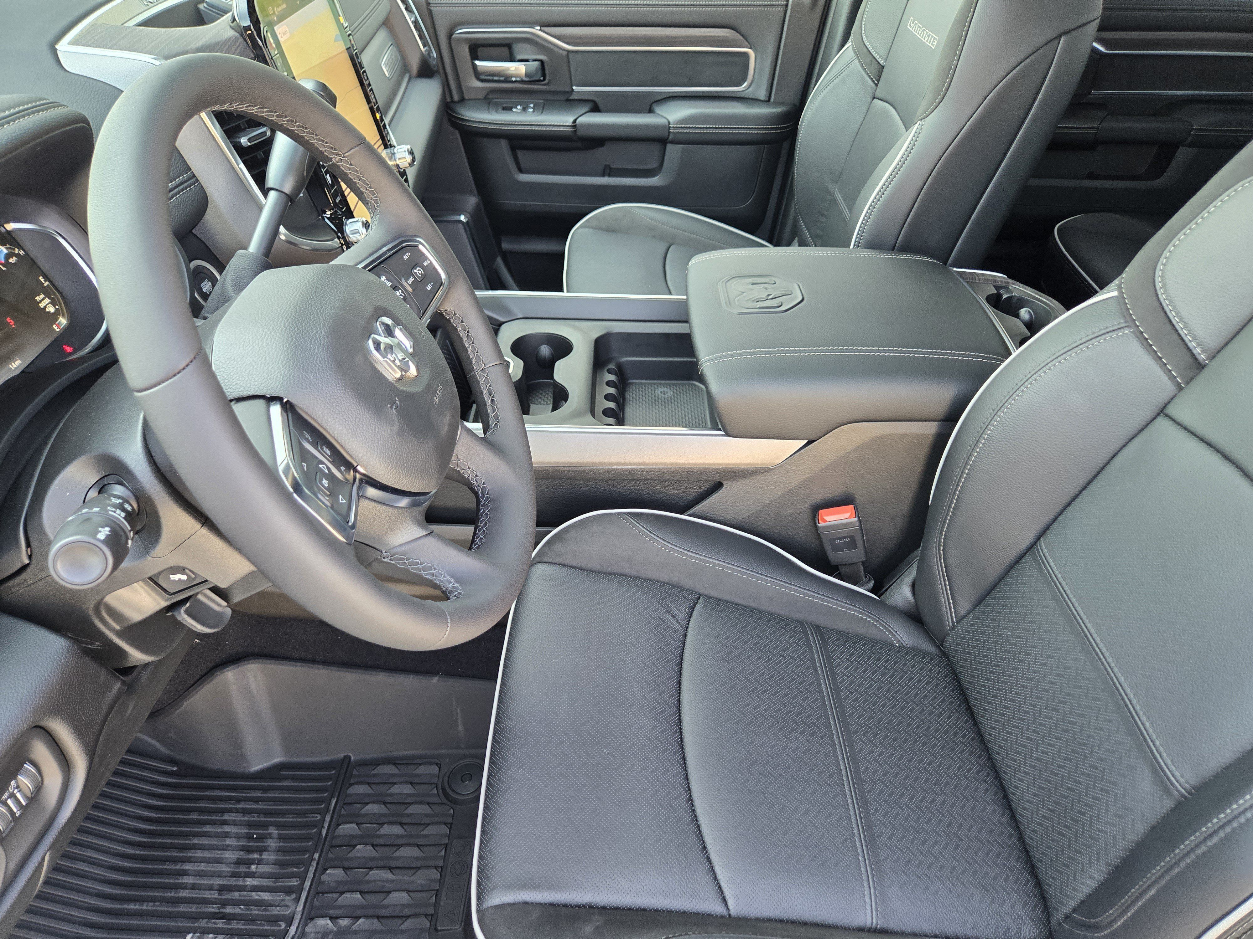 New 2026 RAM 2500 Laramie AWD/4WD image 12