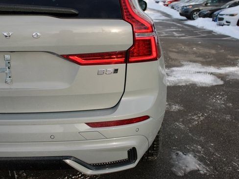 Used 2025 Volvo XC60 B5 Plus image 46