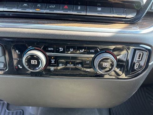 Used 2025 Chevrolet Silverado 1500 LT image 25