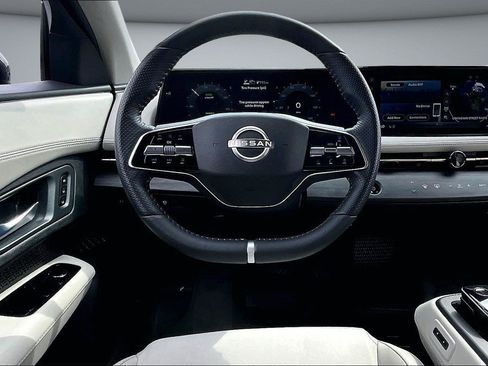 Used 2023 Nissan Ariya FWD image 9