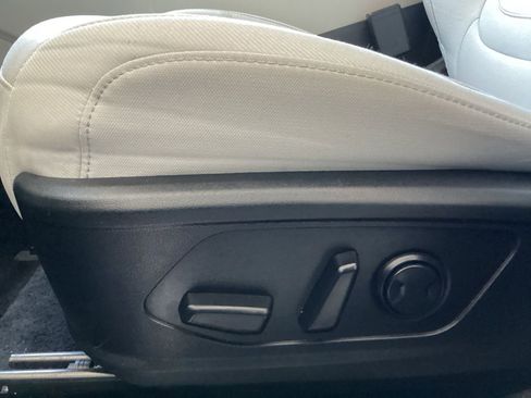 Used 2025 Hyundai Tucson SEL AWD/4WD image 13