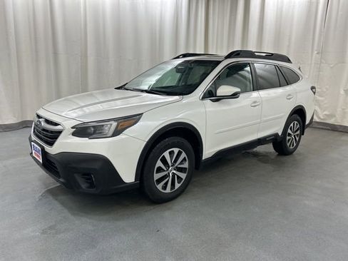 Used 2022 Subaru Outback Premium image 2