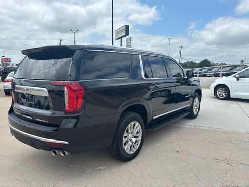 Used 2022 GMC Yukon XL Denali AWD/4WD image 8