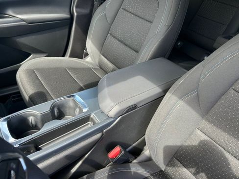Used 2025 Chevrolet Equinox EV LT FWD image 18