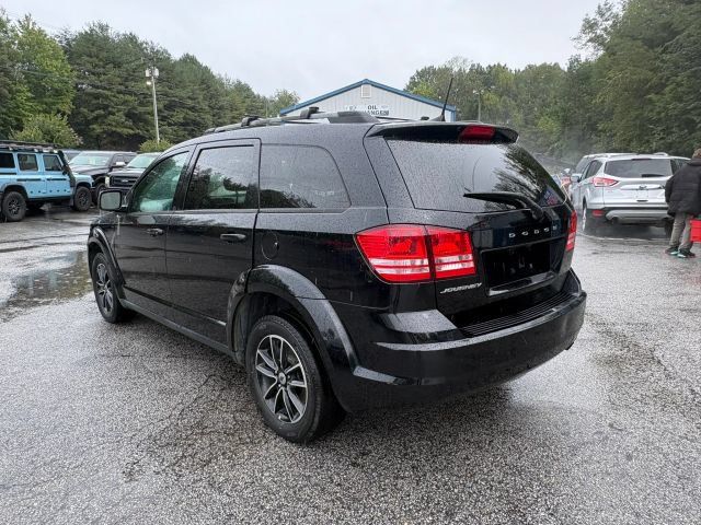 Used 2018 Dodge Journey SE w/ Connectivity Group FWD image 3