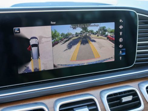 Used 2023 Mercedes-Benz GLS 450 4MATIC image 16