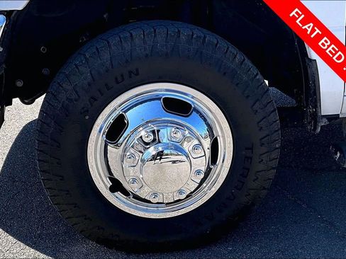 Used 2024 RAM 3500 Tradesman w/ Chrome Appearance Group AWD/4WD image 8