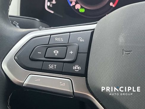Used 2023 Volkswagen Atlas SE w/ Black Wheel Package FWD image 18