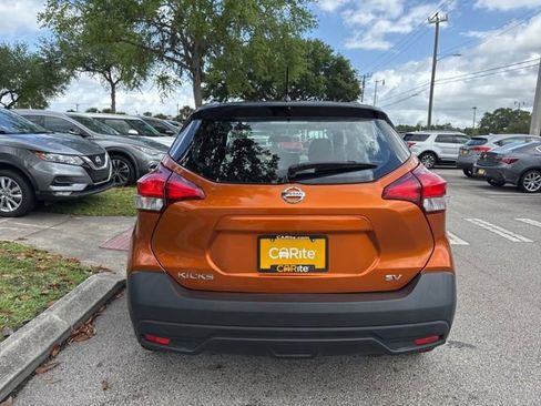 Used 2019 Nissan Kicks SV FWD image 6