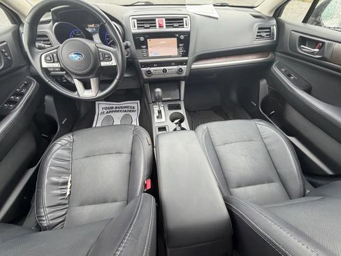 Used 2017 Subaru Outback 2.5i Limited AWD/4WD image 11