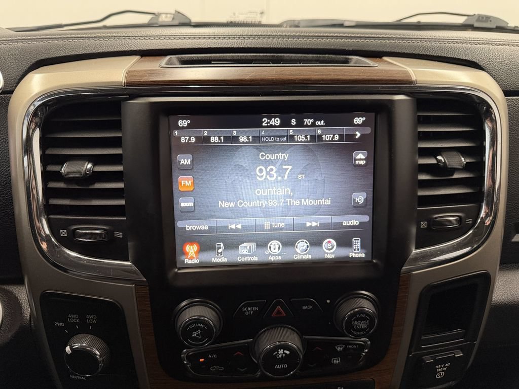 Used 2014 RAM 3500 Laramie w/ Convenience Group AWD/4WD image 18