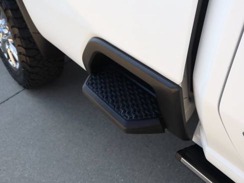 Used 2026 Chevrolet Silverado 2500 High Country w/ High Country Premium Package AWD/4WD image 12