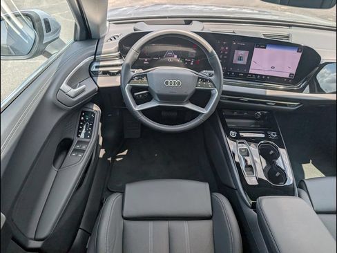Used 2025 Audi A5 2.0T Premium Plus AWD/4WD image 9