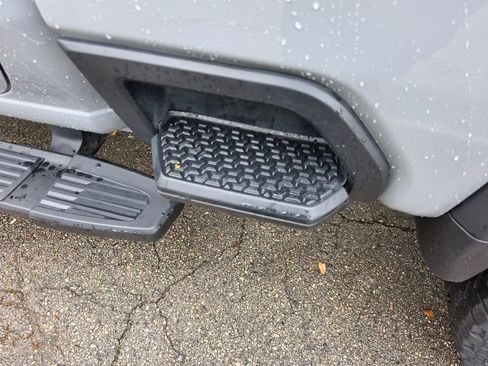 Used 2024 GMC Sierra 2500 SLE w/ SLE Value Package; image 36