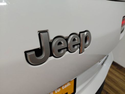 Certified 2024 Jeep Grand Cherokee L Limited w/ Luxury Tech Group II AWD/4WD image 28
