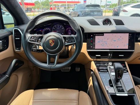 Used 2023 Porsche Cayenne GTS AWD/4WD image 21