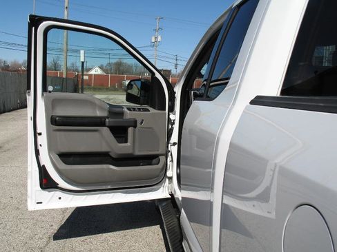 Used 2015 Ford F150 XLT w/ Equipment Group 302A Luxury image 14