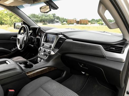 Used 2020 Chevrolet Tahoe LS RWD image 12