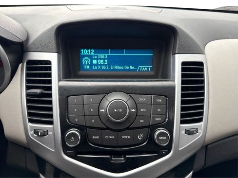 Used 2011 Chevrolet Cruze LS image 13