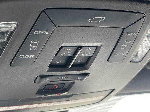 Used 2021 Toyota Sienna XSE image 22