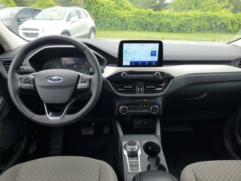Certified 2022 Ford Escape SE w/ Cold Weather Package AWD/4WD image 16