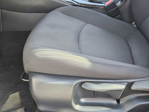 Used 2021 Toyota Corolla LE image 22