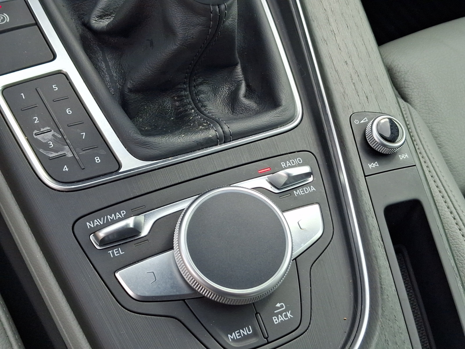 Used 2018 Audi A4 2.0T Premium Plus AWD/4WD image 27