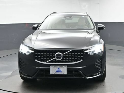 Used 2023 Volvo XC60 B6 Ultimate w/ Climate Package AWD/4WD image 3