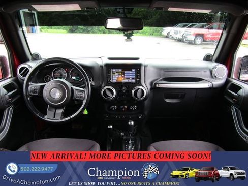 Used 2013 Jeep Wrangler Unlimited Sahara w/ Connectivity Group AWD/4WD image 9
