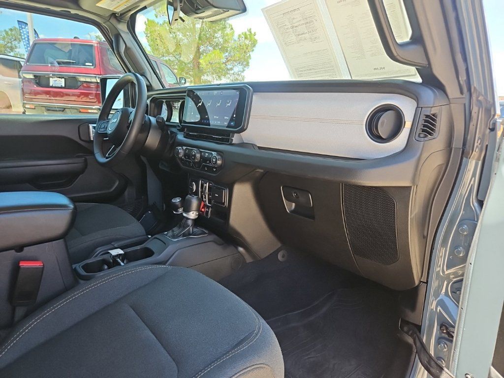 Used 2024 Jeep Wrangler Unlimited AWD/4WD image 22