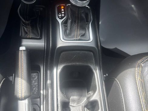 Used 2021 Jeep Gladiator Overland image 22