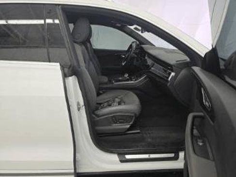 Used 2023 Audi Q8 Premium Plus w/ Premium Plus Package AWD/4WD image 22